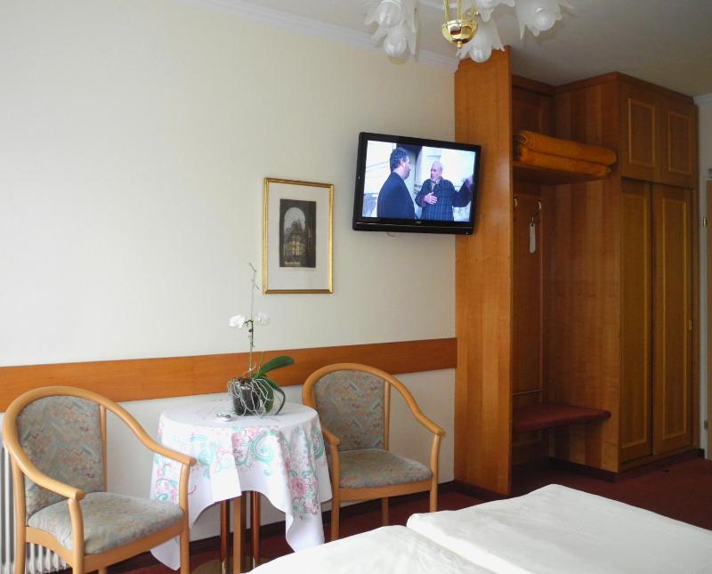 Double Room with Garden View image 2
