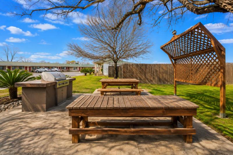 Rose Park Inn & Suites I-10 East San Antonio - image 19