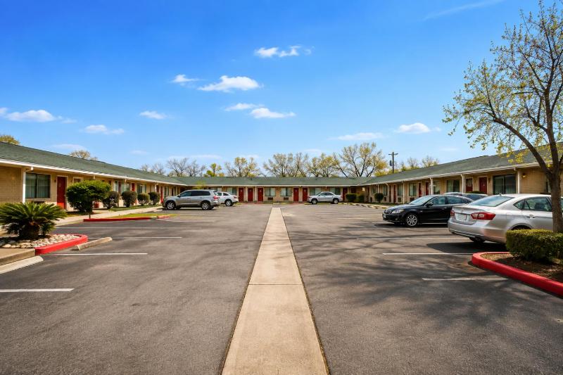 Rose Park Inn & Suites I-10 East San Antonio - image 20