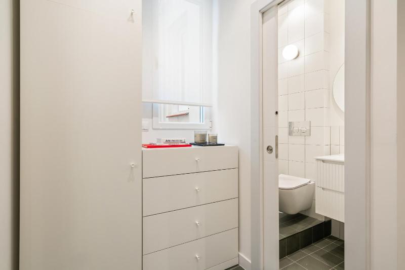 Luxury Renovated Suite - Calle Barco 4 Pax ALQUILER TEMPORAL - image 15