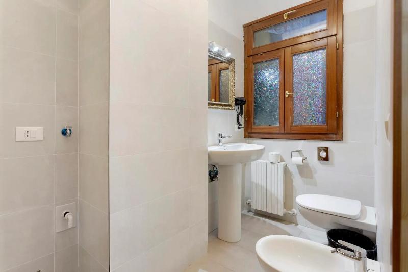 Rialto Rooms - image 2