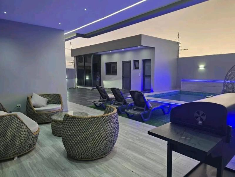Luxury Modern Residence - image 7