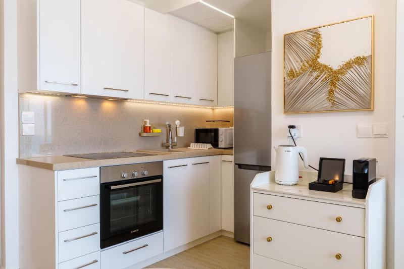 Dinglis Beach Hotel Apartments - image 2
