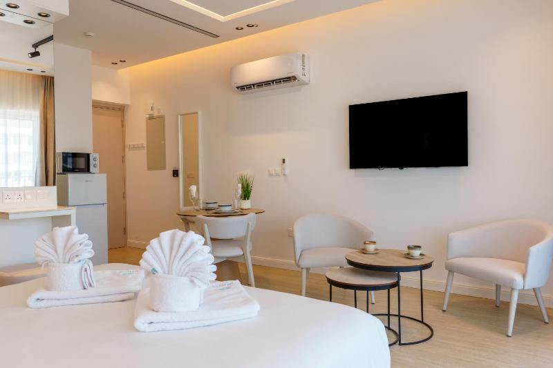 Dinglis Beach Hotel Apartments - image 8