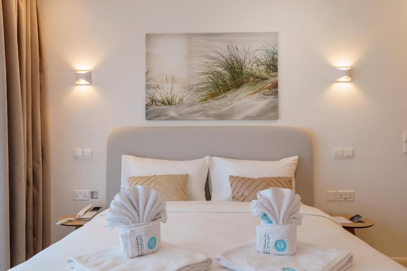 Dinglis Beach Hotel Apartments - image 12