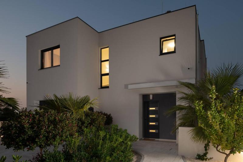 Villa Palm Bay 2 heated pool - 10 m from the sea - image 28