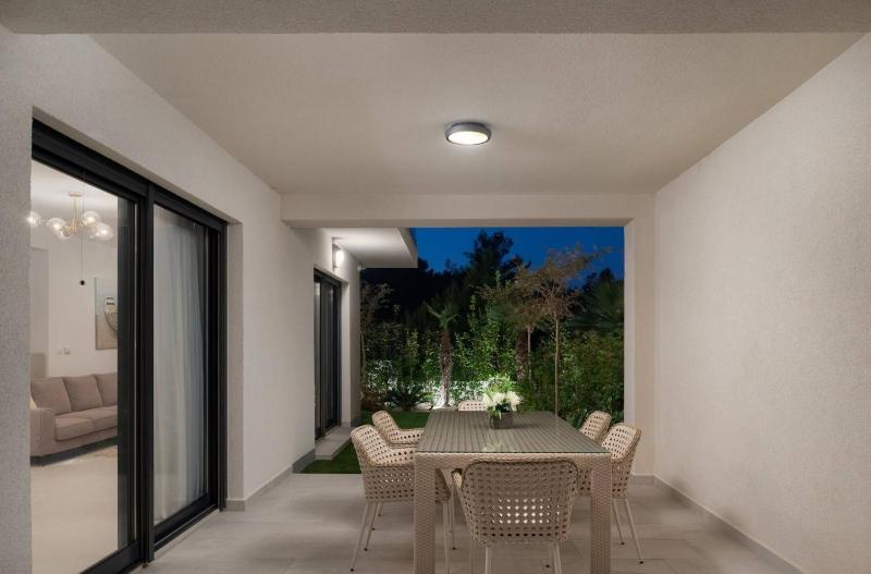 NEW ! Villa Palm Bay 1 & 2 with two heated pool - near sea - image 44