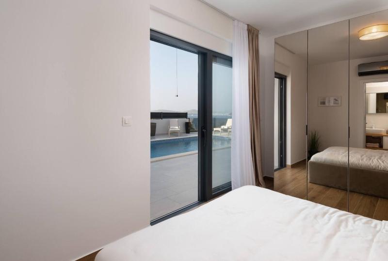 NEW ! Villa Palm Bay 1 & 2 with two heated pool - near sea - image 23