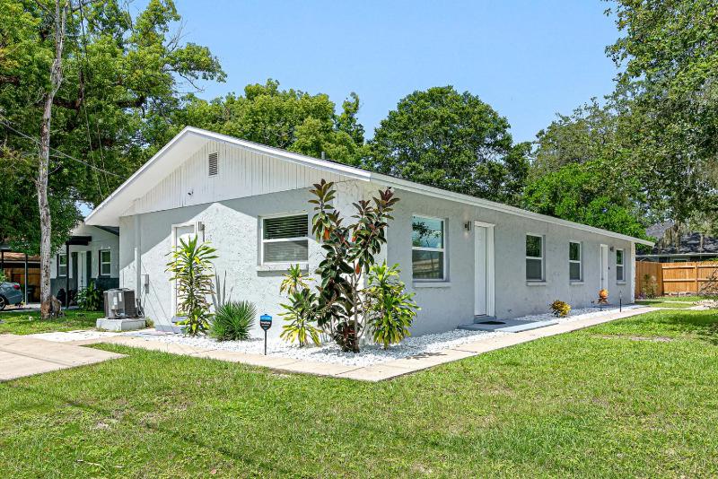 2BR Apt 5 Min to Busch Gardens Unit A Sleeps 6 Remodeled Tampa - image 33