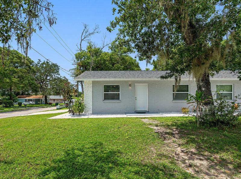 2BR Apt 5 Min to Busch Gardens Unit A Sleeps 6 Remodeled Tampa - image 39
