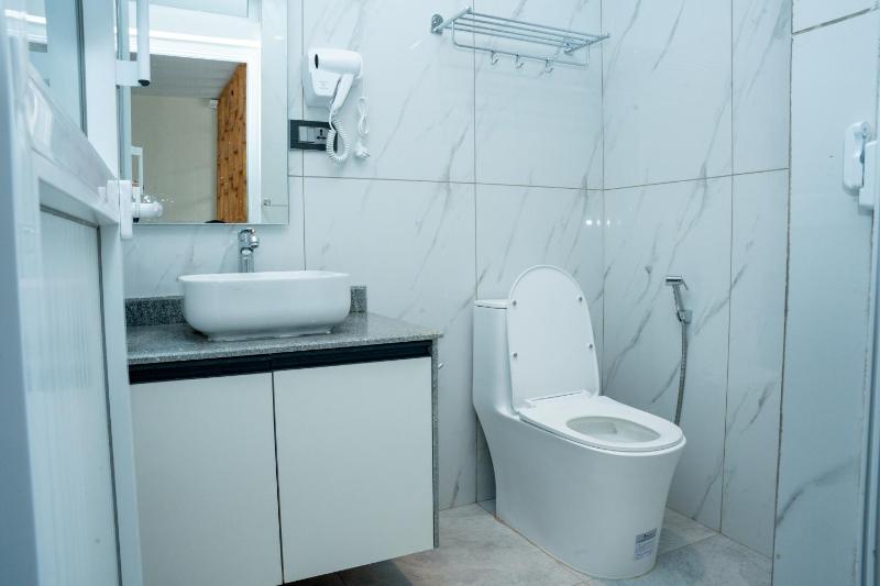 Mount Forest Apartments Inn - image 7