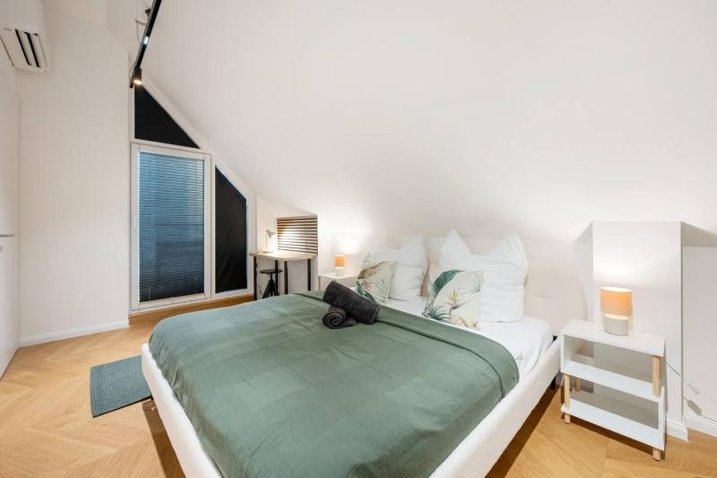 Olive Penthouse with Private Terrace and AC - image 16