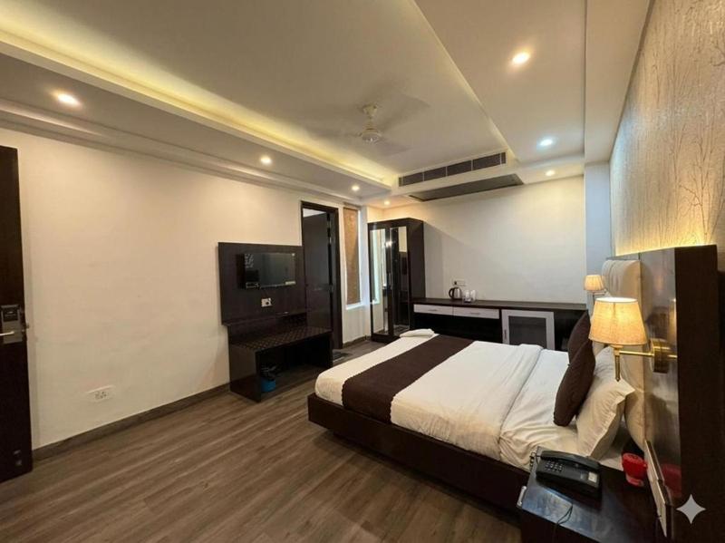 Hotel Rajpath Residency 2 Min Walk From Kaushambi Metro Station 3-star hotel Kaushambi Ghaziabad - image 27
