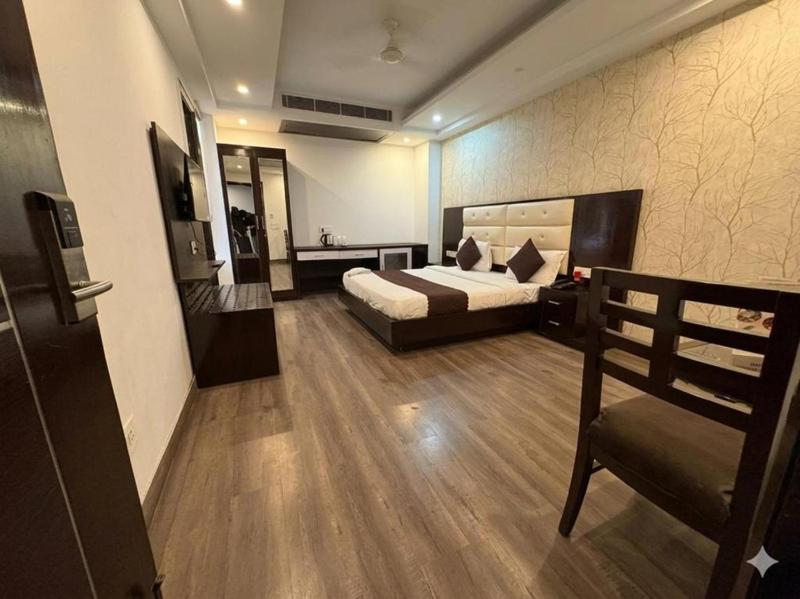 Hotel Rajpath Residency 2 Min Walk From Kaushambi Metro Station 3-star hotel Kaushambi Ghaziabad - image 26