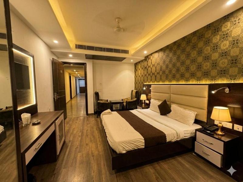 Hotel Rajpath Residency 2 Min Walk From Kaushambi Metro Station 3-star hotel Kaushambi Ghaziabad - image 11