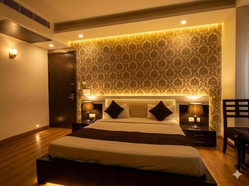 Hotel Rajpath Residency 2 Min Walk From Kaushambi Metro Station 3-star hotel Kaushambi Ghaziabad - image 9