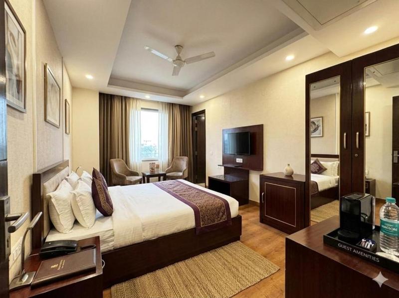 Hotel Rajpath Residency 2 Min Walk From Kaushambi Metro Station 3-star hotel Kaushambi Ghaziabad - image 2