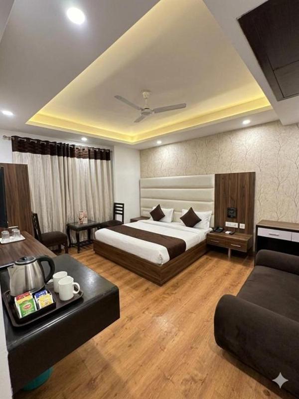 Hotel Rajpath Residency 2 Min Walk From Kaushambi Metro Station 3-star hotel Kaushambi Ghaziabad - image 22