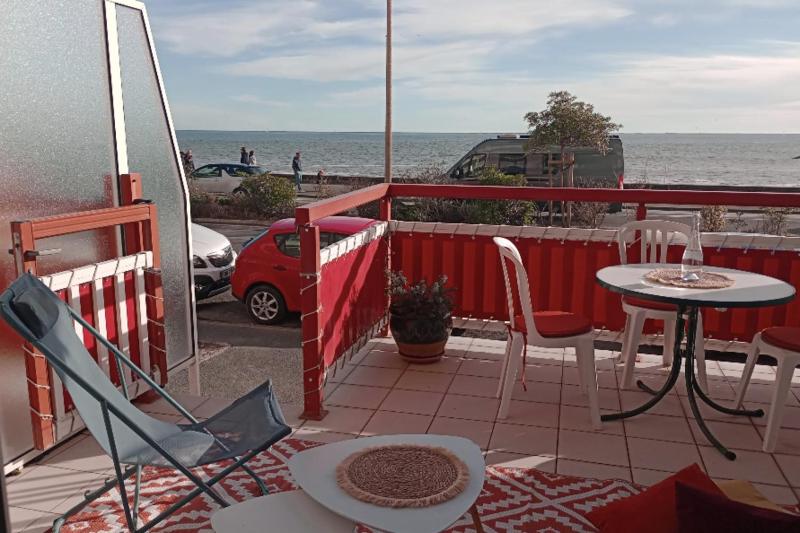 Spacious family nest facing the sea - image 15