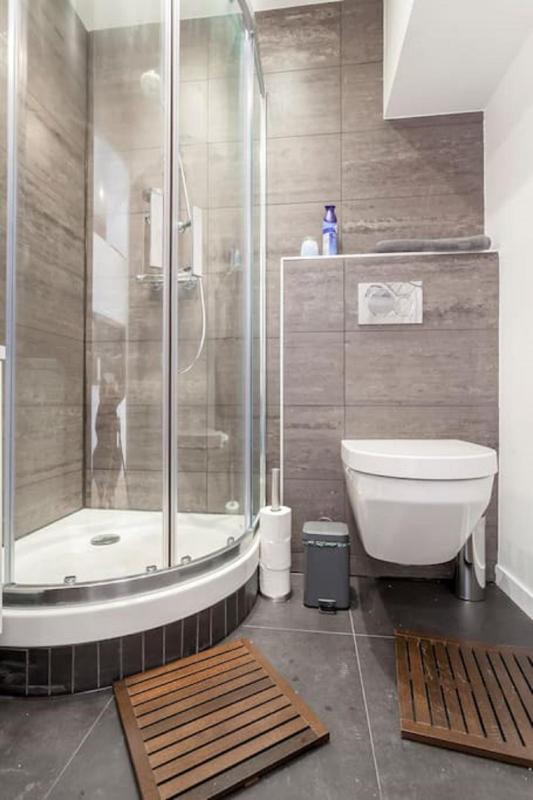 Studio Apartment image 2