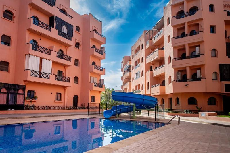 Luxury 2 and 3 bedroom Appartements Premium Stay With Pools - image 5