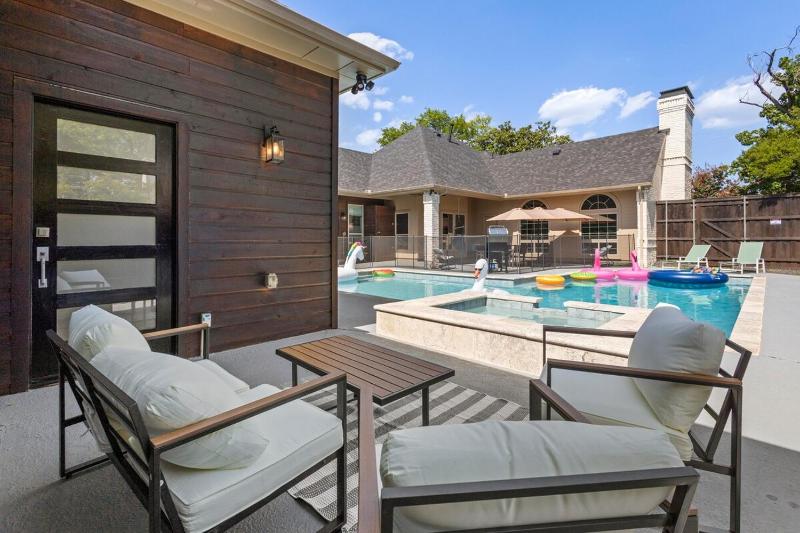 Lux Home - Cinema - Games - Golf - Heated Pool - Hot Tub - image 22