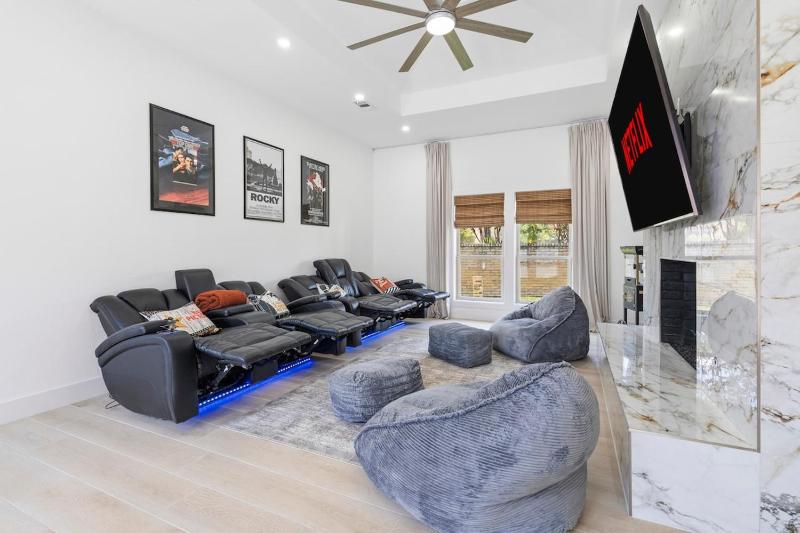 Lux Home - Cinema - Games - Golf - Heated Pool - Hot Tub - image 5