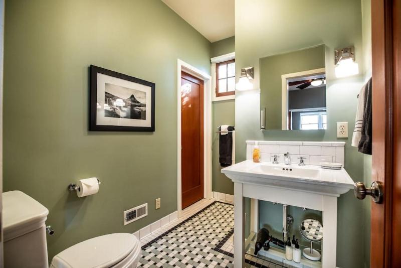 Exquisite One of a Kind Property in Downtown SLC - image 12