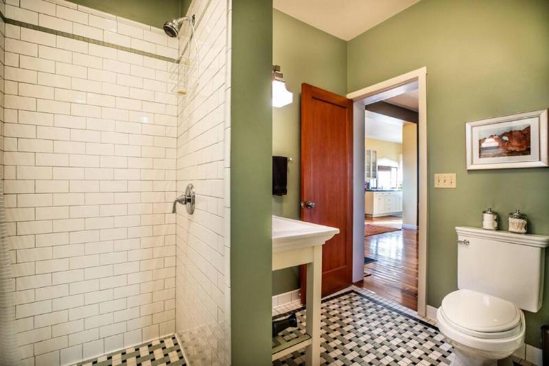 Exquisite One of a Kind Property in Downtown SLC - image 9