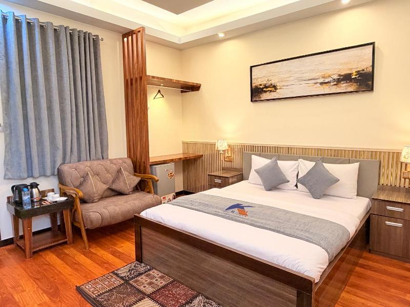 Khyber Hotel - image 1