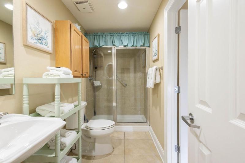 The Moorings 210 - image 33