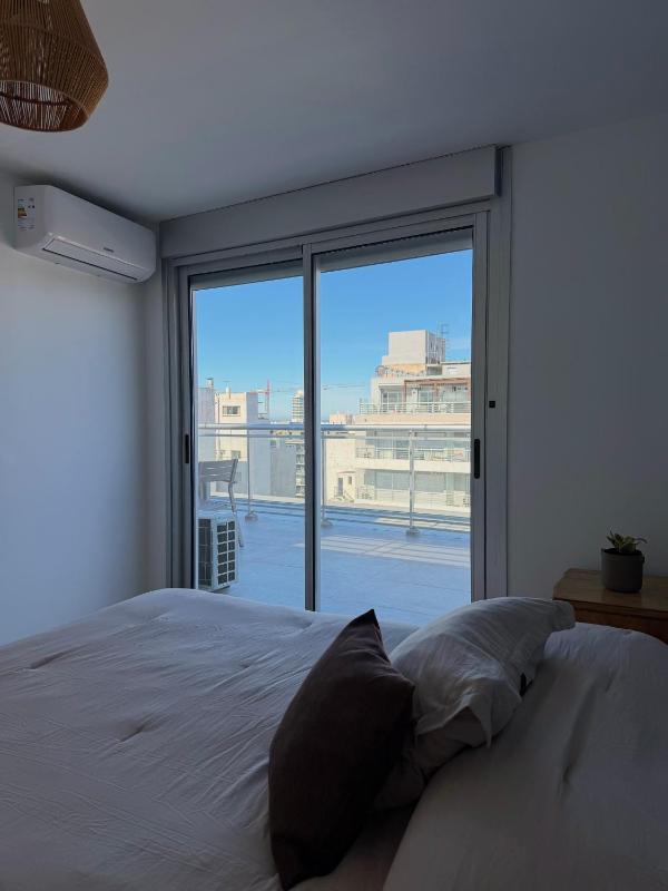 Penthouse a estrenar con amplia terraza - image 10