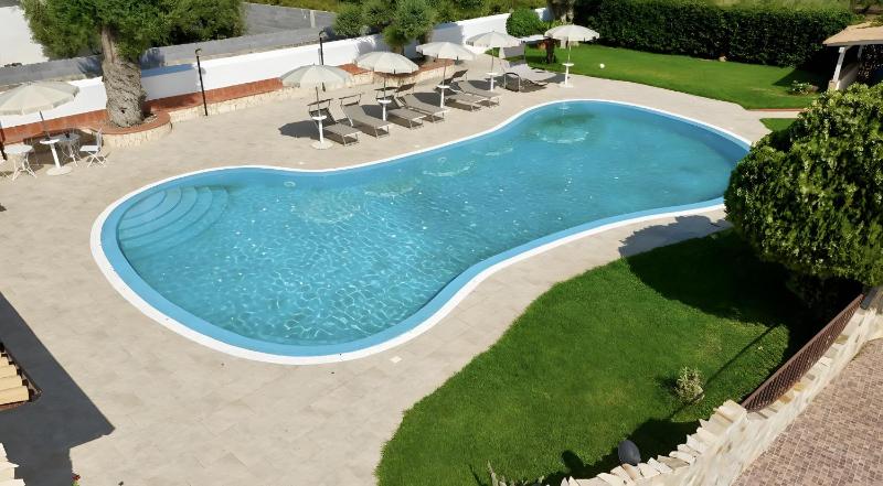 Villa Parisi con piscina - image 43