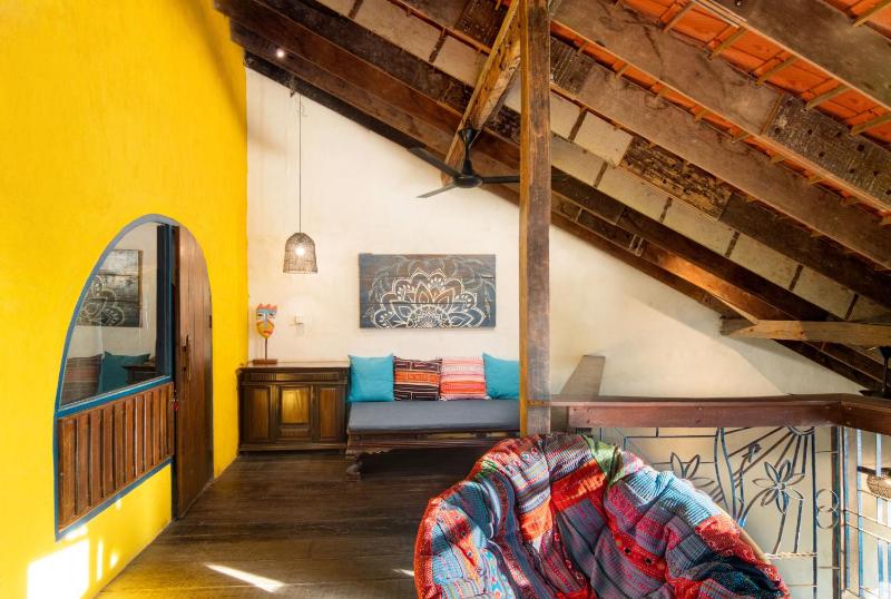 Flow House 3BR Beachside by HÙA Homes - image 3