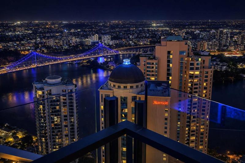 SKY-HIGH HAVEN-Rooftop Infinity Pool Parking WiFi - image 6