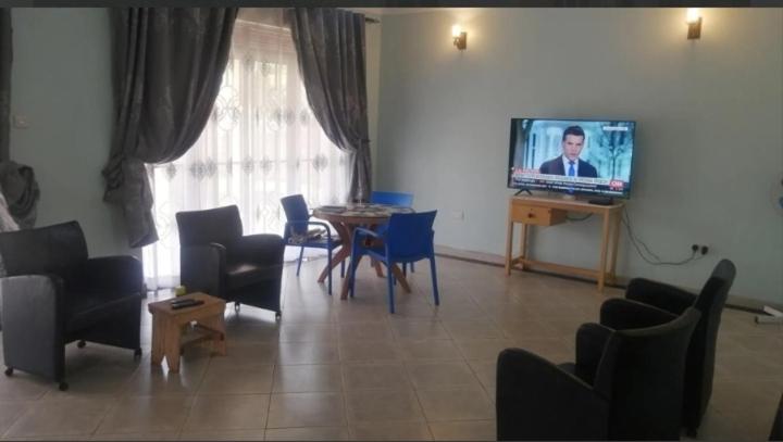 Tol Polo Suites - image 12