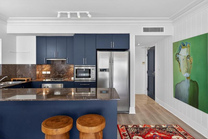 Rare 6BR Manly Beach Stay 3 Apartments - image 11