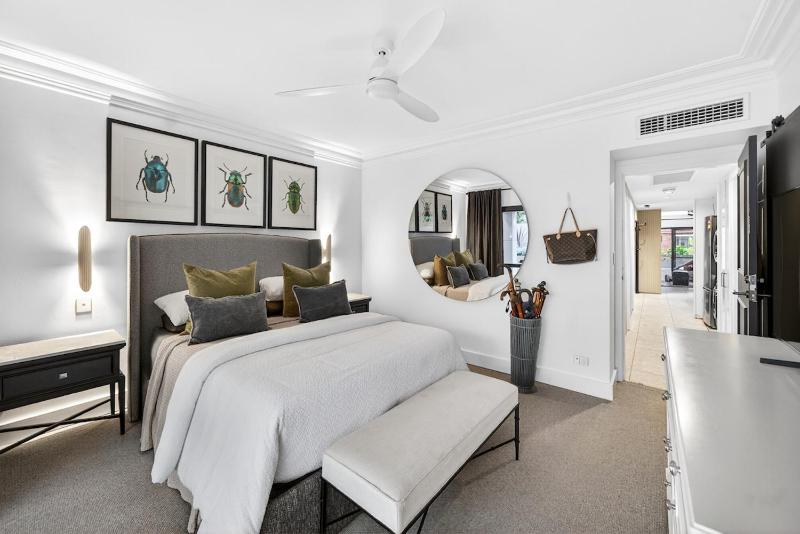 Rare 6BR Manly Beach Stay 3 Apartments - image 16