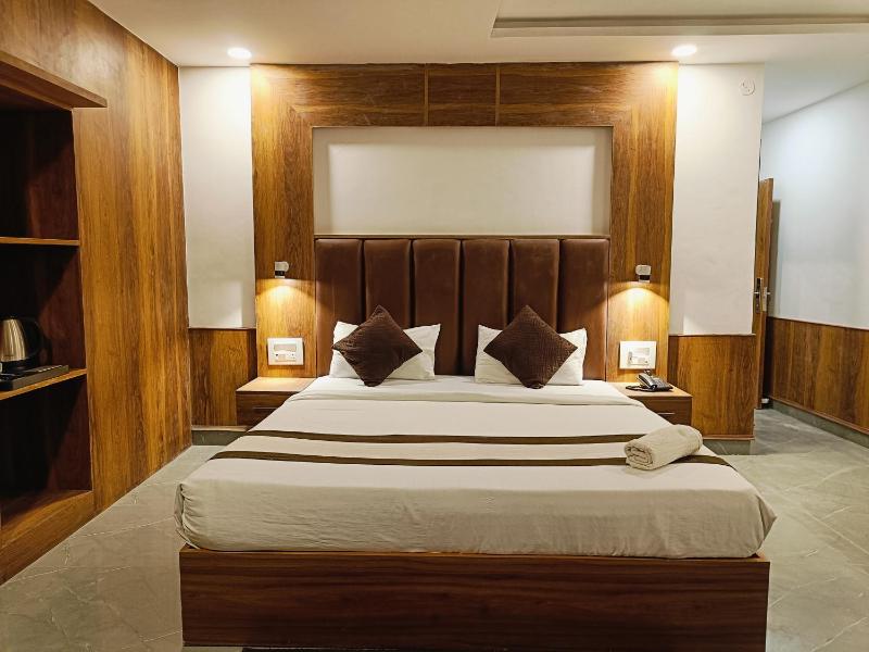 Hotel Luxeevista By Navodayans Agra - image 16