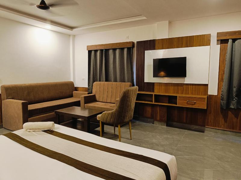 Hotel Luxeevista By Navodayans Agra - image 14