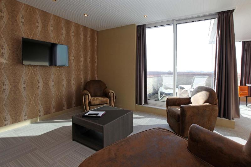 Penthouse Suite image 4