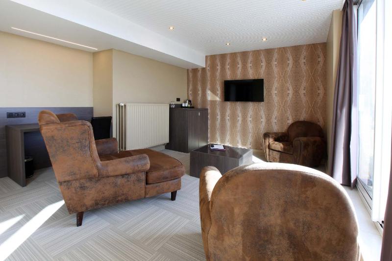 Penthouse Suite image 3