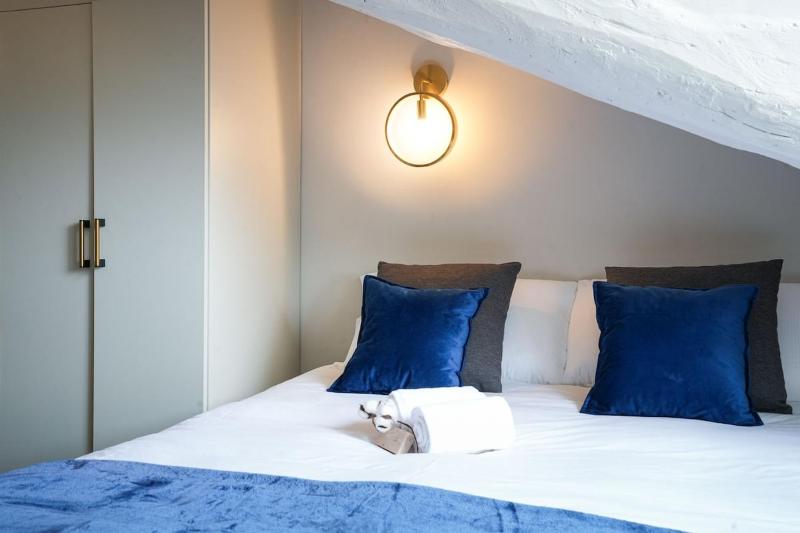 Principino Attic Room - image 5