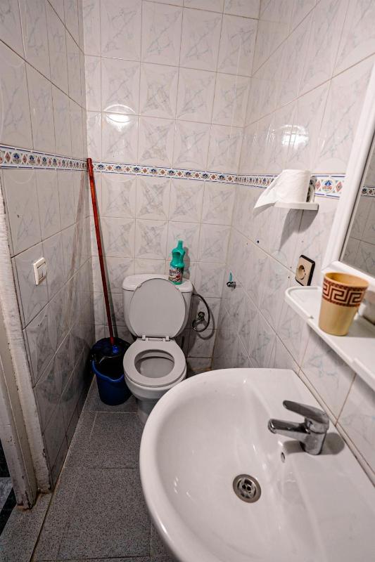 Charming 2-Bedroom Apartment with Direct sea view in Martil - image 3