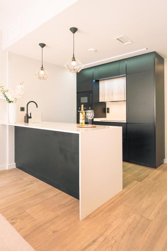 Penthouse with rooftop Terrace pool & Jacuzzi - image 12