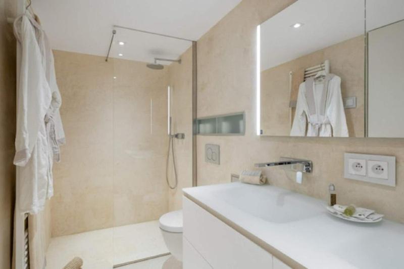 PLEASE READ HOST PROFILE BEFORE RESERVATION - Luxurious Villa Beusoleil Monaco 10-Minute Walk from Monte-Carlo Casino - image 10