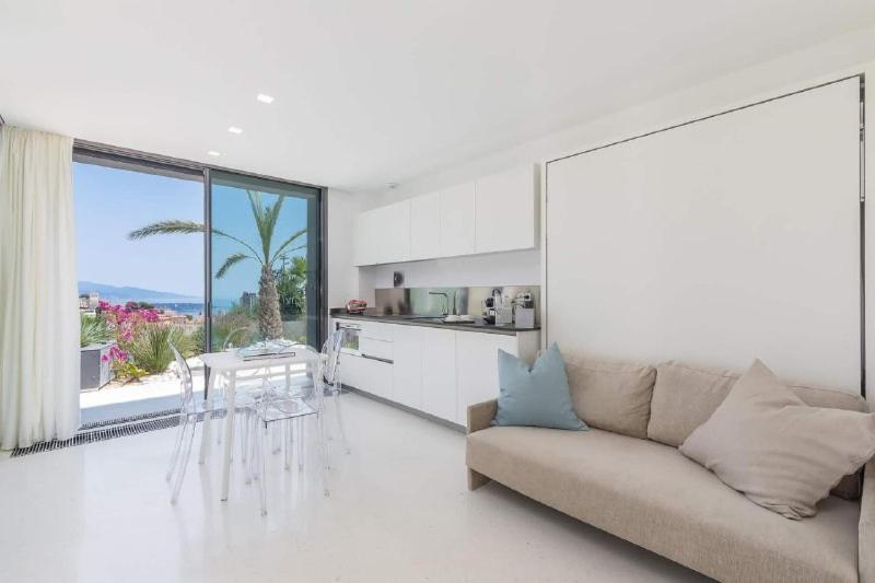 PLEASE READ HOST PROFILE BEFORE RESERVATION - Luxurious Villa Beusoleil Monaco 10-Minute Walk from Monte-Carlo Casino - image 9