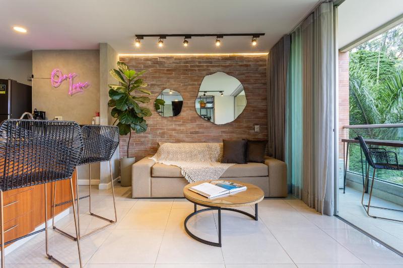 Prime Location with Park Views AC in El Poblado - image 12