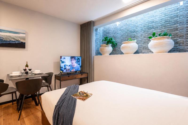 Sea Land Suites - by Echo Hotels - image 13