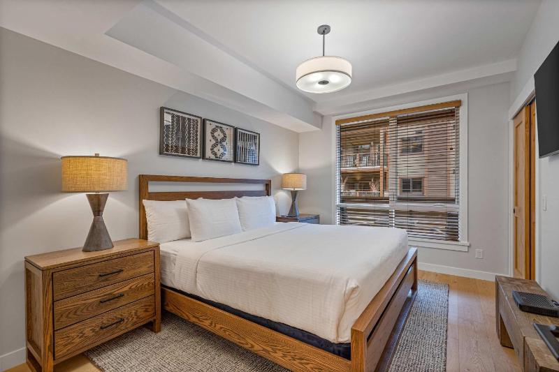 BergTraum Refined Alpine Escape in Spring Creek - image 20
